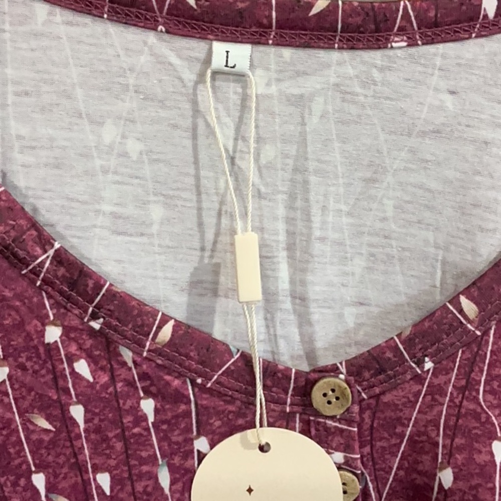 NWT PINK & WHITE TOP - Picture 2 of 3